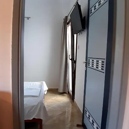 House Anna Houhlia