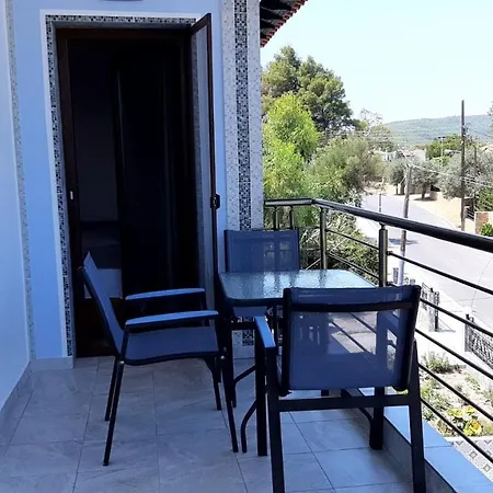 Apartman House Anna Houhlia *