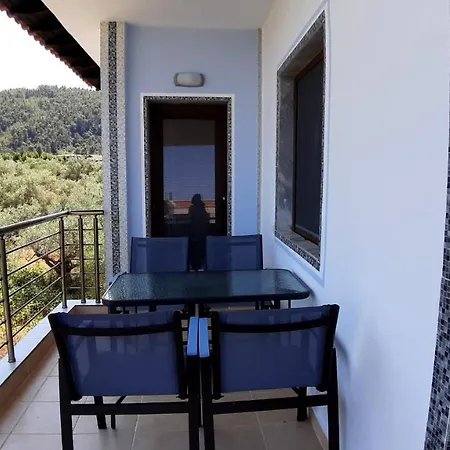 House Anna Houhlia *