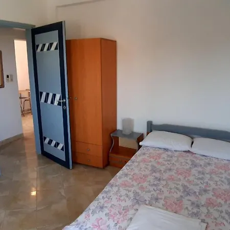 Apartment House Anna Houhlia *