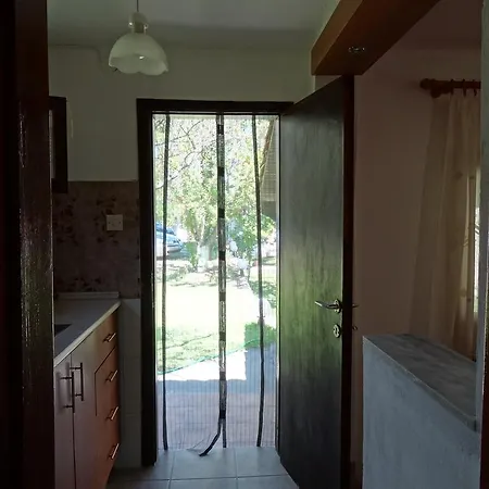 Appartement House Anna Houhlia *