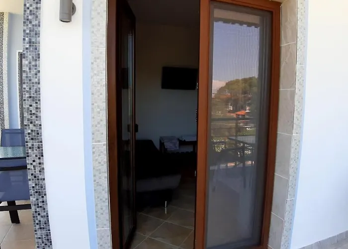 House Anna Houhlia Daire *