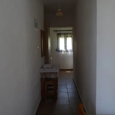 House Anna Houhlia