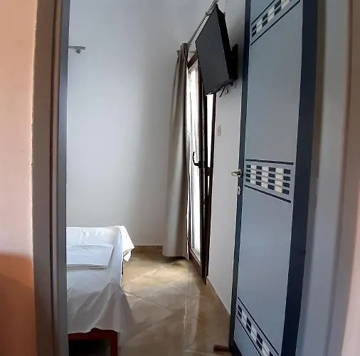 House Anna Houhlia