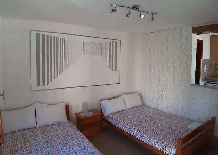 House Anna Houhlia